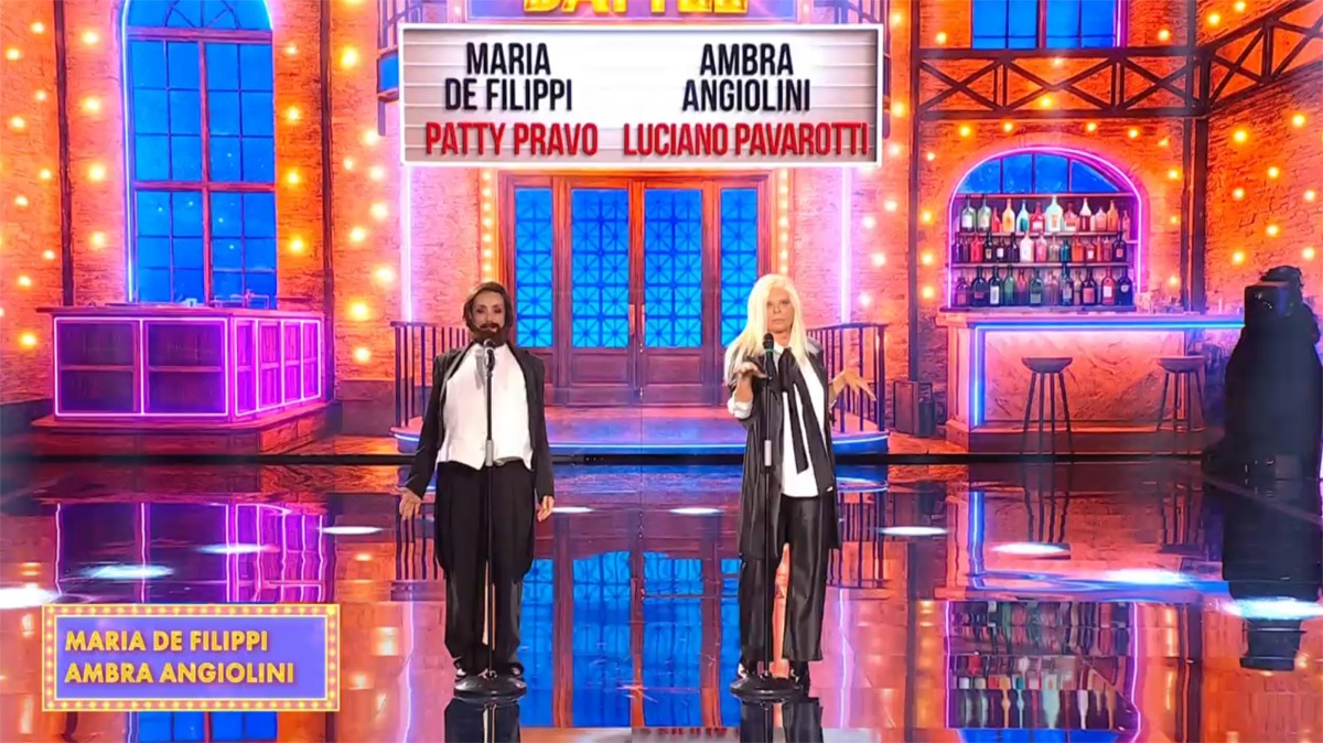 Maria de filippi ambra angiolini lip sync